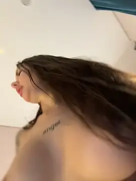 Alina_Vibe_Me