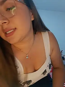 LunaDiaz999 - Montar dildo de espaldas