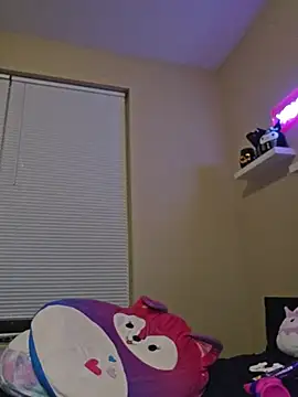 AmethystFoxx - Stretch ass w/ thickest realistic dildo
