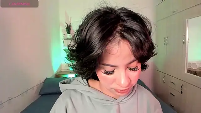 Adriannyp_1 - adri fuck hard carol with strap on