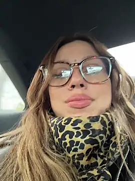 Jucie_Boom - MASSAGE MY 🐱 THROUGH NYLONS IN TAXI