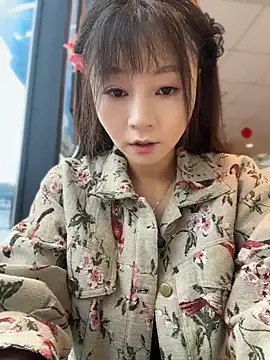 Bingbing6699 - 路边露全胸性感揉胸
