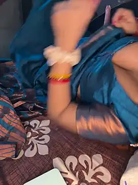 Hot__bhabhi_99 - Pussy Oil And Dildo Fuck 💋 💋💋