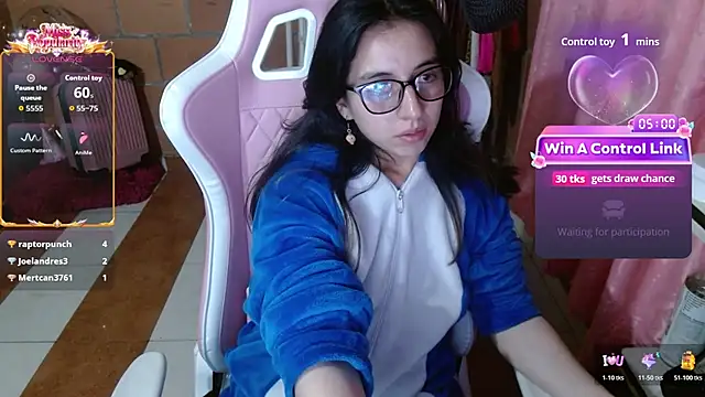 Maggie_Fox3 - SHOW ASS