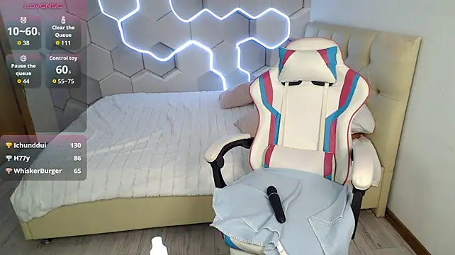 Aliicemeow - nipple play💋