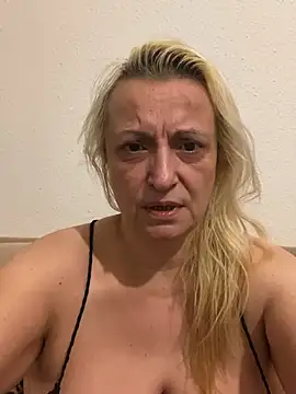 Melinastarr88 - fesse et anus + une video hot