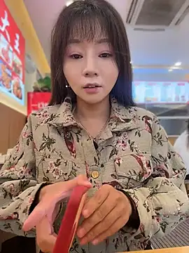 Bingbing6699 - 路边露全胸性感揉胸