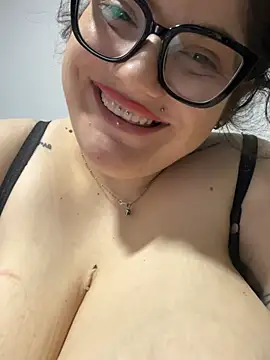 Boostynancy - im standing, tits out