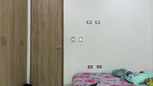 Saris_sw - make me vibrate until squirt!!!
