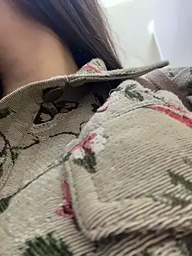 Bingbing6699 - 路边露全胸性感揉胸