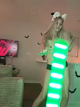Rainsworld420 - Top tipper picks costume