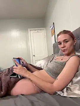 SexySkiBunny - Get naked