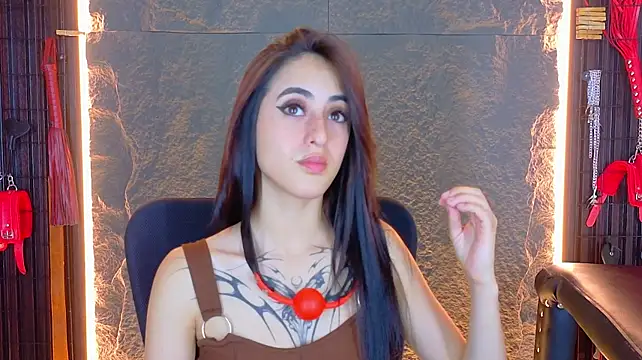 Lilith_jeane_7 - 8 wooden hooks on my tits