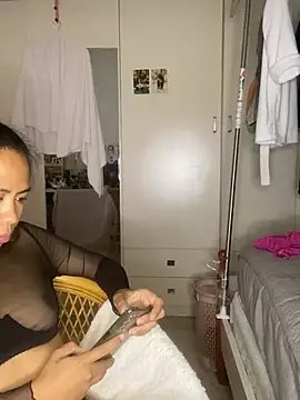 MayMay33 - blow job my toy (dildo)