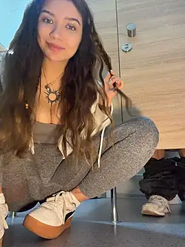 FlashTitsRoyal - TAKE OFF LEGGINGS+SUCK NIPPLES