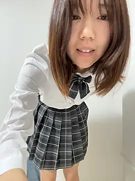 Aisan2507 - ブラウス脱いで♡