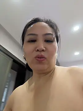 Yinghua2026 - 69吸假鸡巴一分钟