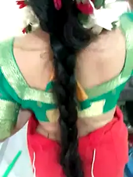 Komal_Bhabhi4u - Full naked walk for 2 minutes