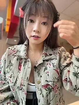 Bingbing6699 - 路边露全胸性感揉胸