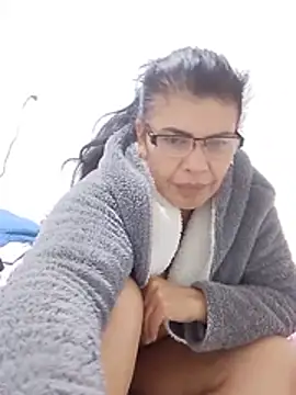 Jennifer_squirt1 - Tres Deseos