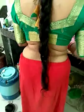 Komal_Bhabhi4u - Full naked walk for 2 minutes