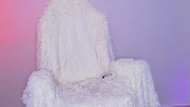 Love4me01 - panties on my knees touch my kitty