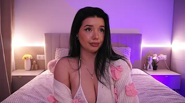 LaraAnnee - make my pussy melt in your mouth...🍦
