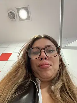 Jucie_Boom - RISKY BOOB FLASH IN MALL🥵😱