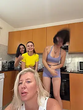 TUNDEROSE1 - Panty ioff