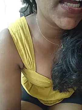 Tamil_aruna69 - Ice on boobs 🤣