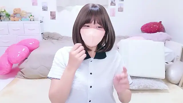 Yuzu_yz - シャツのボタン全開でブラお披露目♡