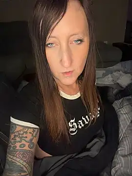 XoTatianaXo - Panties and tshirt 5 mins