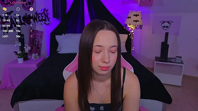 Hayle_Hill - slap + squeeze naked tits 💕
