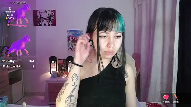 Iris_sky - naked and spanks
