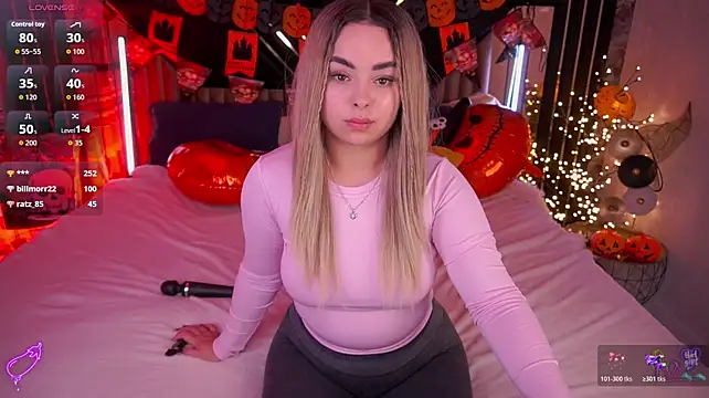 SusieWood - full naked suzz for you