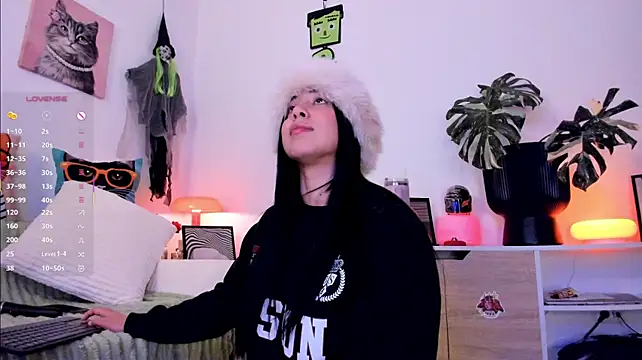 Gigi-bom - naked and dildo in pussy