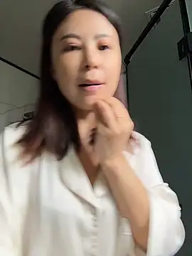 YaoYao8888 - 脱掉内衣直播2分钟