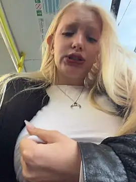 Elfi_InPublic