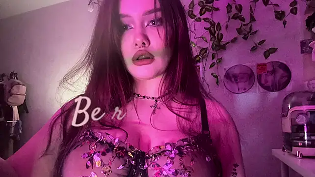 Strawberry_elfcat - hand bra