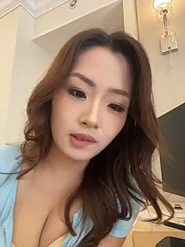 Yomi009 - 姐妹办公室面前小穴特写😳