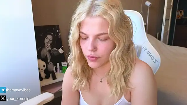 Maya_NextDoor - Sloppy Blowjob