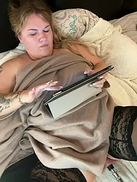 Jolina_Juice - Hot Pussy Play👆😻