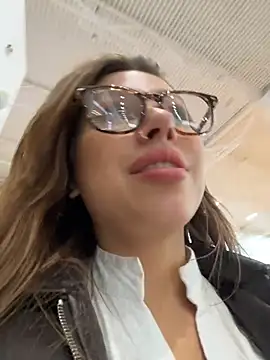 Jucie_Boom - RISKY BOOB FLASH IN MALL🥵😱
