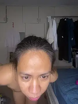 MayMay33 - blow job my toy (dildo)