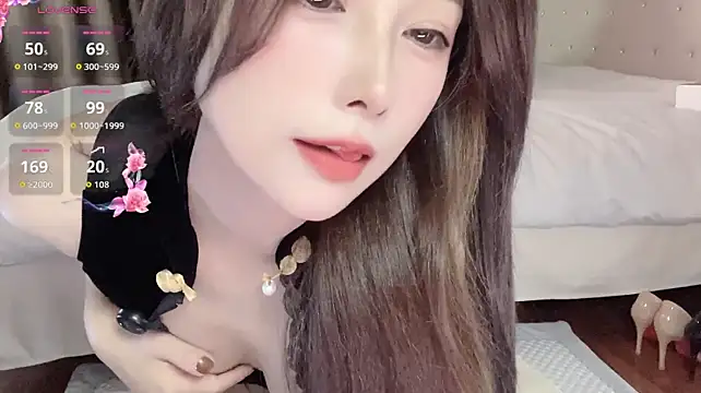 Blossom-666 - 换套爆乳情趣服