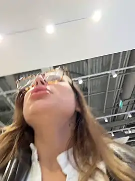 Jucie_Boom - RISKY BOOB FLASH IN MALL🥵😱