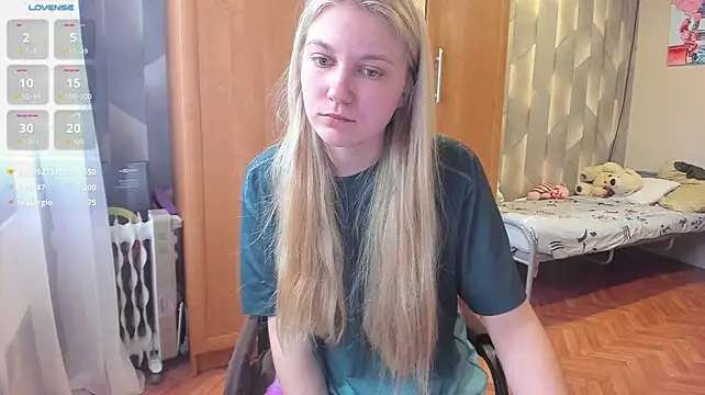 Tiny_Kiss - naked 5 min