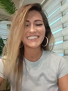 HeleneMonroe - Curve tease 👀