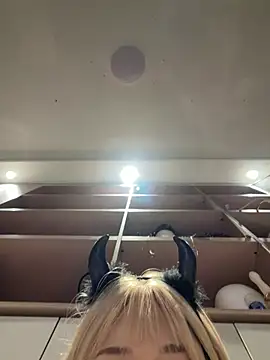 Pinnnnnk - 每天4场票务表演，票价60TK阴茎抽插喷水，谢谢哥哥们疼爱CC