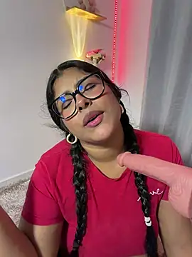 AnaBrowmn - nipple clamps 5min😍